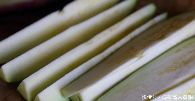 软烂:长豆角烧茄子的家常做法,软烂适口,有滋有味