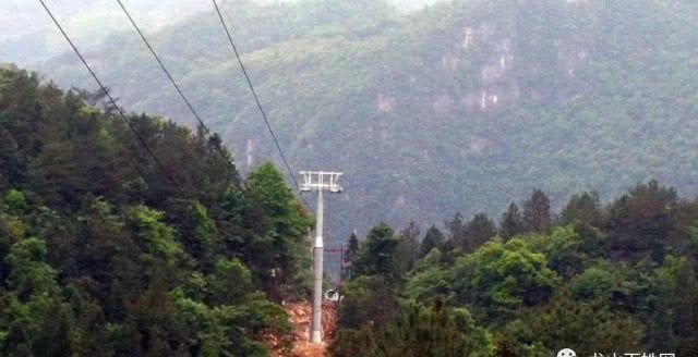 花垣附近的乌龙山大峡谷索道已建成，即将投入使用