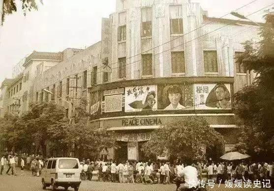 70年代，解放碑还是最高的建筑——老照片上的重庆记忆