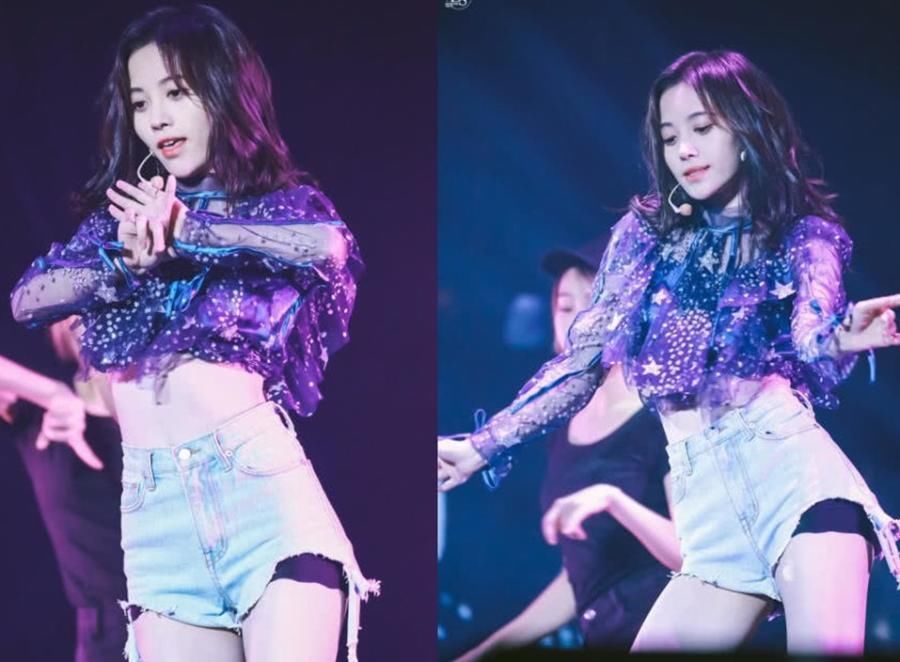 鞠婧祎超短裤提的太高,露出黑色部位太抢眼,网友:不看都不行!