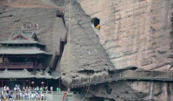 中国又一5A景区将凉凉，门票一直涨，景区内指个路都要收费！