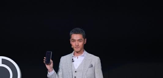 「解约」华为解约吴亦凡,却选择毁过容的他做代言人,任正非这样评价