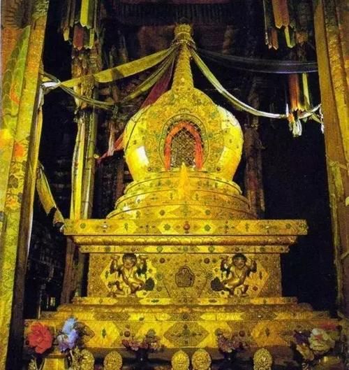 比故宫还壕的宫殿：厕所300年不打扫，最好的藏传文玩都在这儿