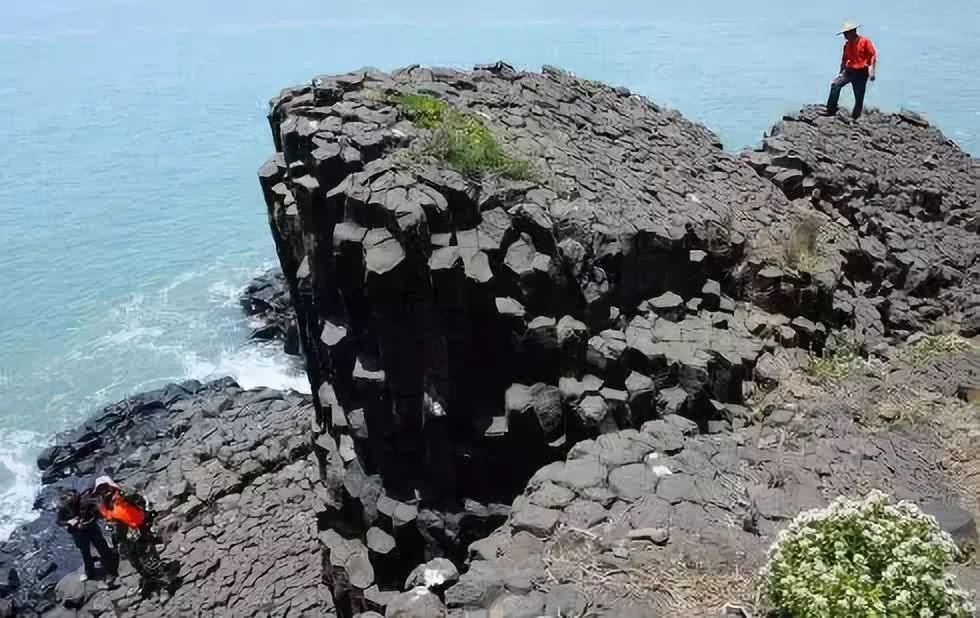  绝美：福建一座绝美小岛，有世界级火山奇观被称为“海下兵马俑”！