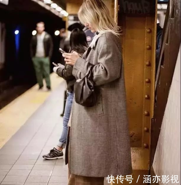  等级@格纹裤难驾驭？不，只要记住这几个搭配要点，时尚感up好几个等级