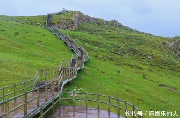 中国这座山不走寻常路，夏季雪不融冰环绕，还要穿羽绒服