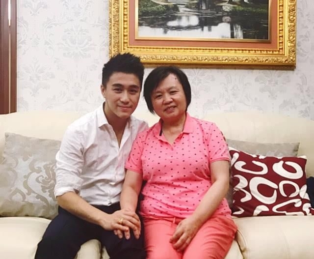  [男主持]何猷君痛批辱华主持人：你的父母怀胎十月生下你，为他们感到可惜