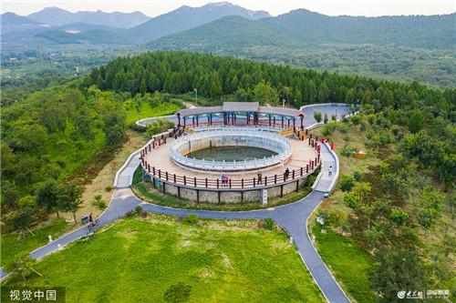 山东潍坊：森林公园秋景如画