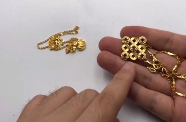 黄金饰品@你天天都戴黄金饰品吗?现在知晓这点还不晚,快摘下来