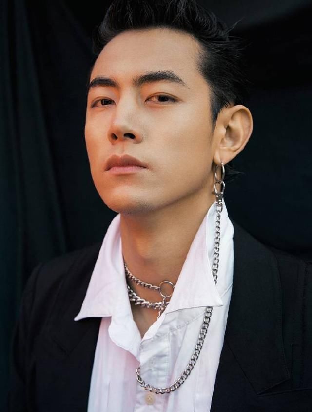 王艺再上热搜？公开回怼小三传闻：不用等了，肯定不会在一起