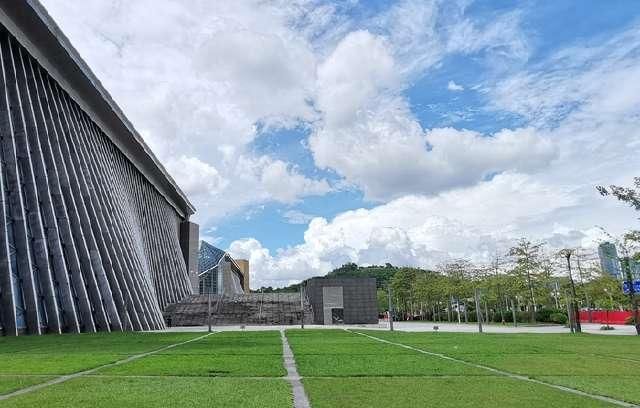 中国城建水平最高的城市，摩天楼指数和绿化指数位居全国榜首