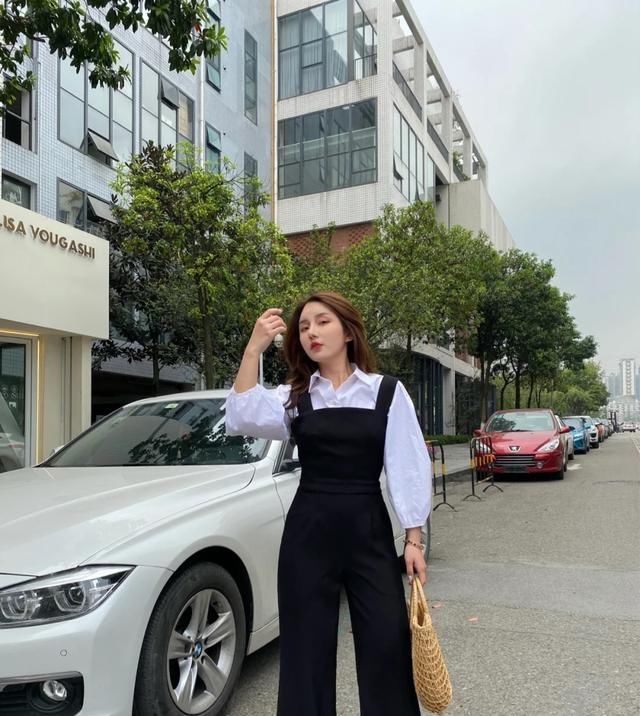  看起来■分享一组好看的日系穿搭,照搬就可以了,能让你看起来年轻十岁哦