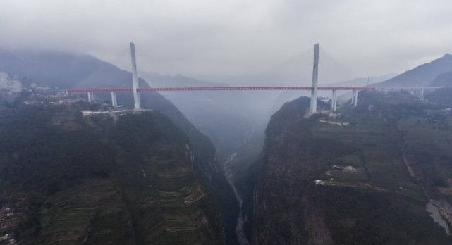 厉害了我的国，世界第一高桥，横跨两省，中国骄傲当之无愧