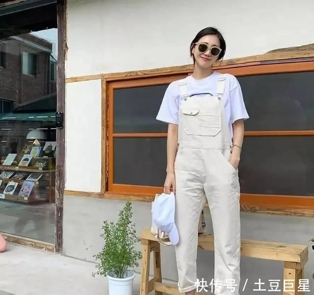 『卫衣』舍弃阔脚裤 !好见到爆的“初恋女友裤”来啦 !!