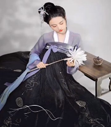  『淡紫色』5款唯美的“暗黑系”汉服，件件美出新高度，高冷风范不能丢！