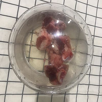 胡萝卜:胡萝卜玉米排骨汤