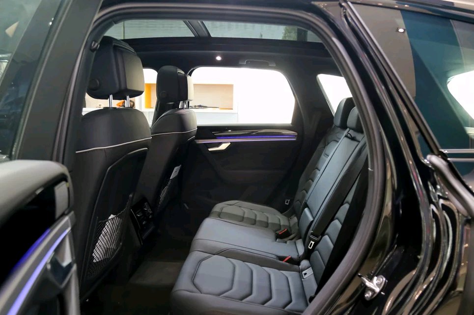  「优于」最低调的豪华SUV，搭载3.0T发动机，在性能上优于奥迪Q7，但鲜为人知