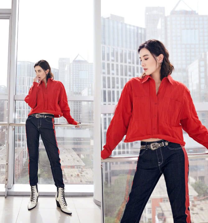 素颜女神王丽坤撞上小宋佳，瞬间破功，网友：宋佳的气场太强大！