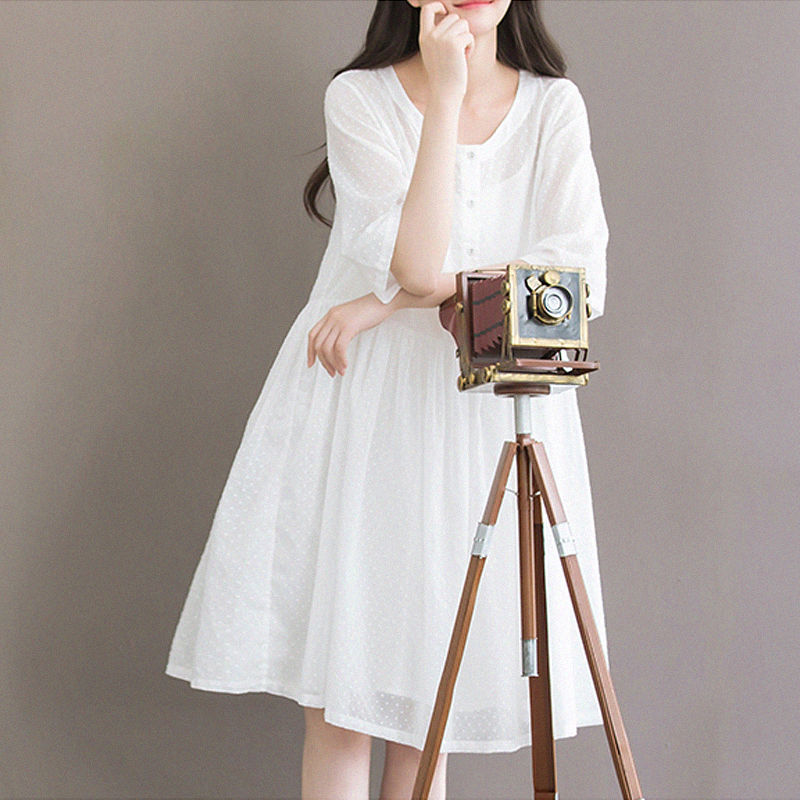 哇塞!姐姐穿上连衣裙，很有夏天的味道，活力十足