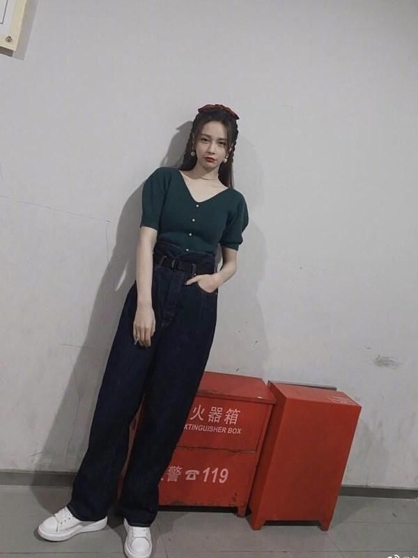 「 感觉就像」越看越认不出了,按baby整了沈梦辰晒美照五官精致如芭比娃娃