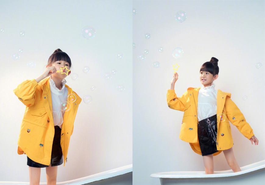 鲍蕾母女大片出炉，贝儿大长腿比短裙还抢镜，网友：陆毅养得好！