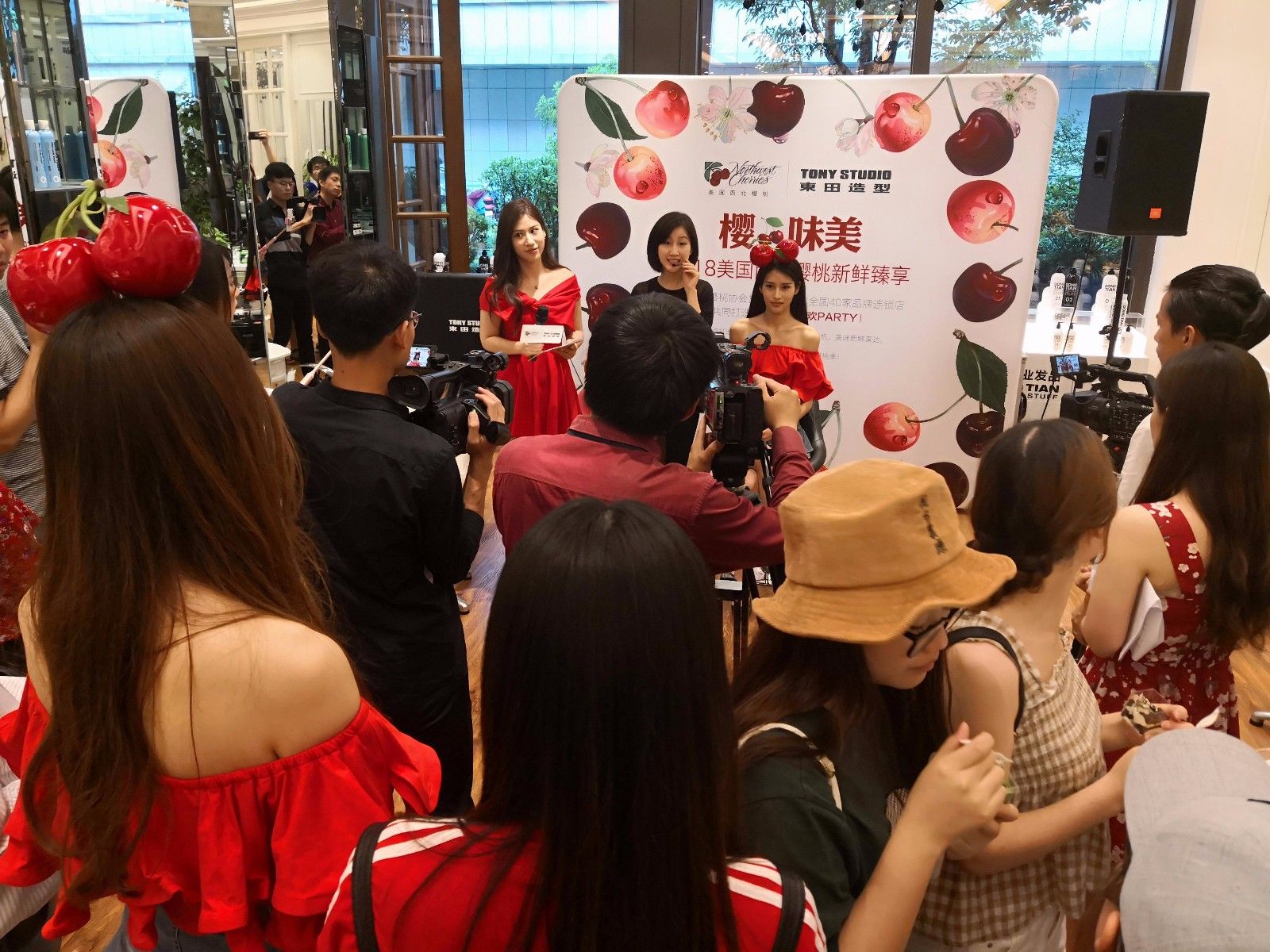 “樱.味美”臻享派对，杭州东田造型嘉里店盛夏狂欢