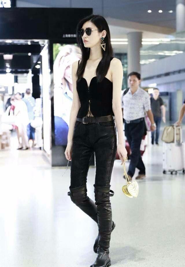 乔欣这是学奚梦瑶吗?也开始背这样的包,网友:气质你学不来的!