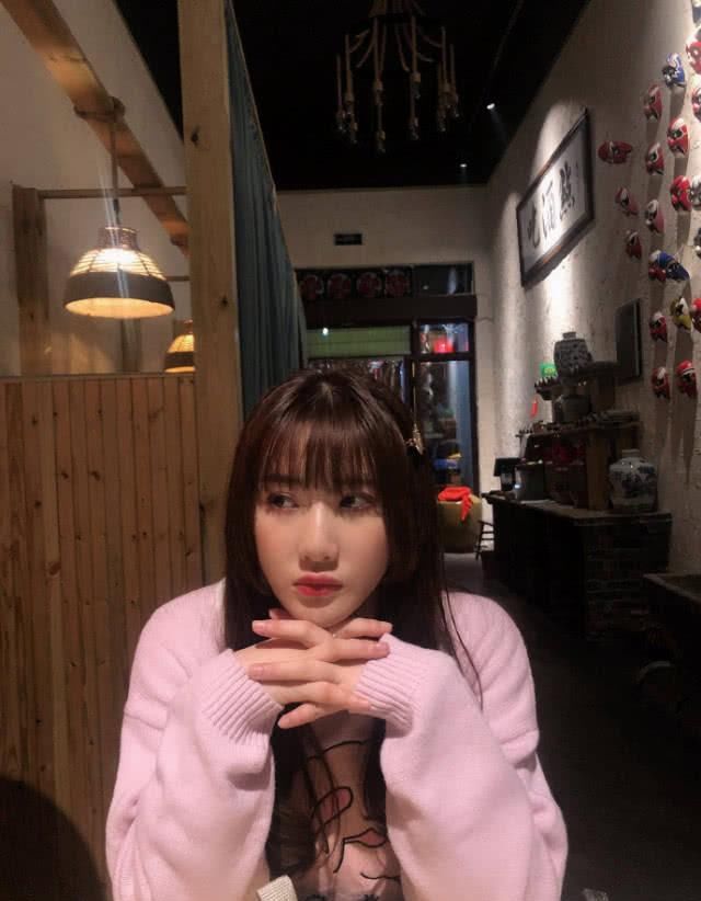  生下儿子：马剑越生子四个月后掉头发严重，头顶头发掉没，空气刘海变蒸气刘海儿