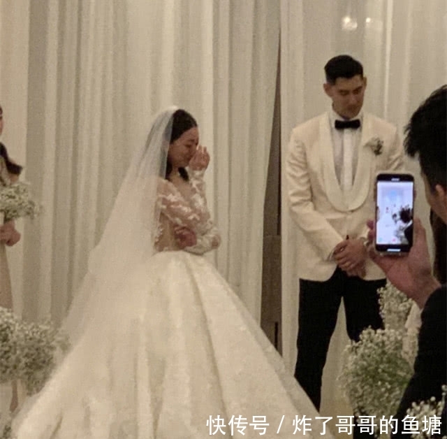 婚礼播放新娘视频