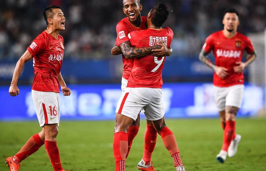 卡纳瓦罗说出广州恒大更衣室故事，还有三次机会超越上海上港