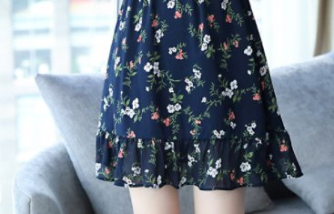 难怪妈妈越来越有贵妇味，原来是穿这样的气质A字裙，洋气精致