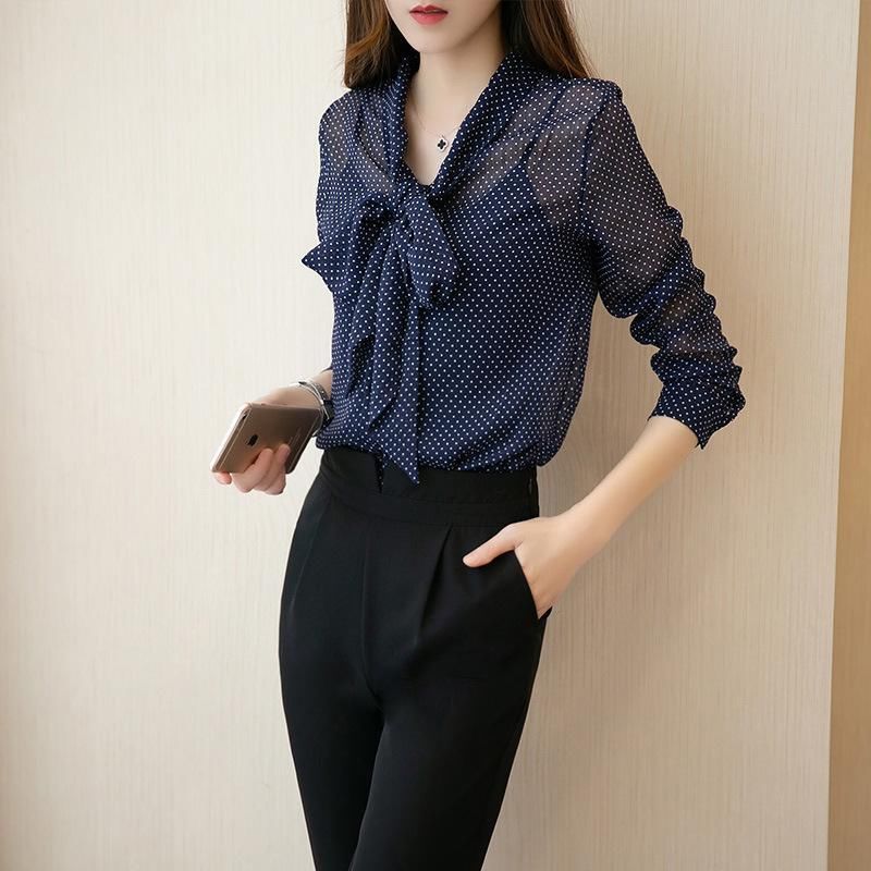 足足等了5天，才等到这欧货装上架，虽有点贵，但穿上真的很洋气