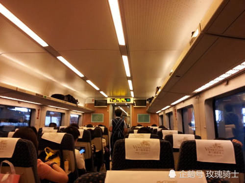  [高铁]高铁都是“顺座”，为啥火车却是对着坐？乘务员说出原因