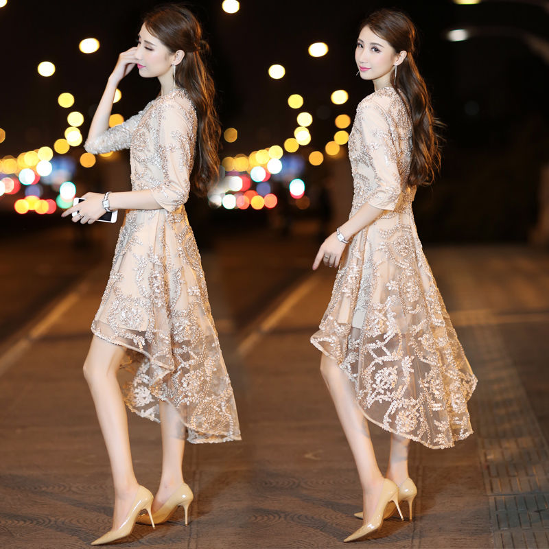 裙子买对不买贵，穿这种档次的“优雅裙”，不俗不媚显优雅