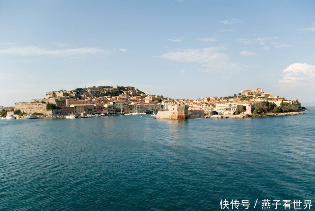 这家酒店真大方，只要下雨时间超过2小时，客人就无需付一分钱！
