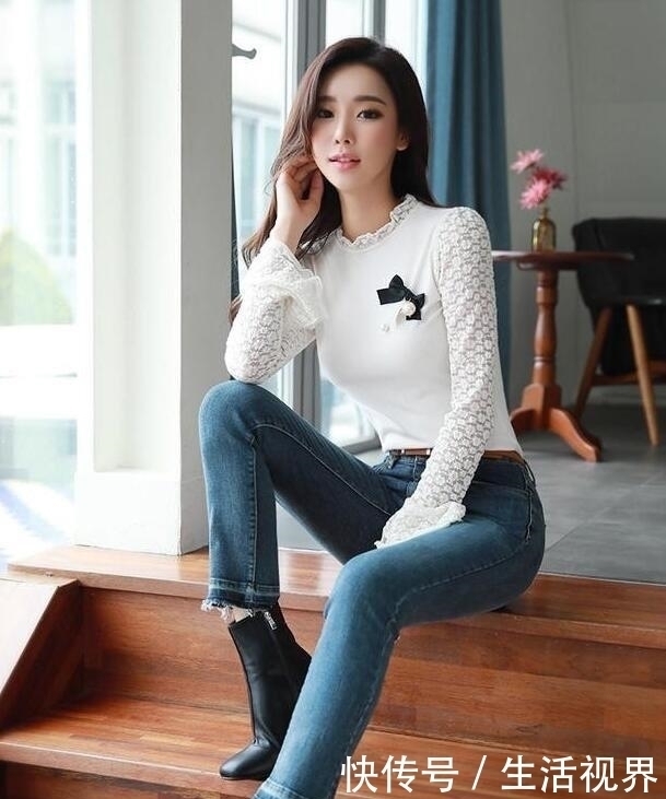  美女|温柔甜美的牛仔裤美女，充满女人韵味，很有吸引力！