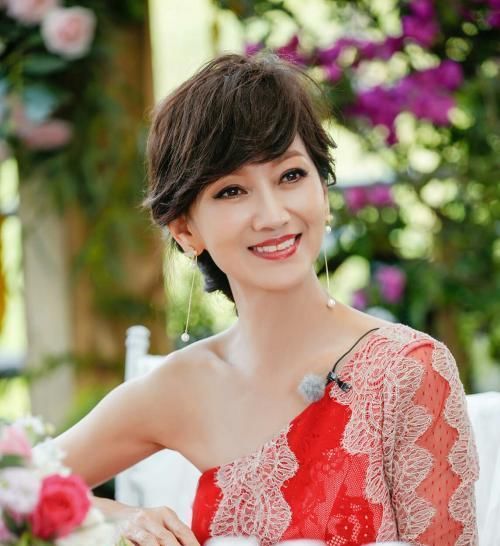  【建议】建议爱美女人这样护肤,爱自己要注意细节,坚持做到精细会更美