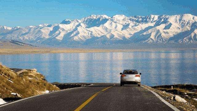 租车自驾游去新疆可行吗?老司机说:不会修车还