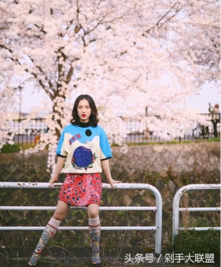 杨幂捧她20部剧怎么都捧不红，最后无奈解约