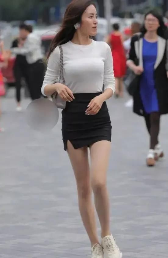 女人|黑白色搭配,彰显自信独立,绽放东方女人曼妙身姿