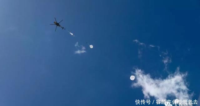  「政治工作」26名政治工作干部伞降昆仑