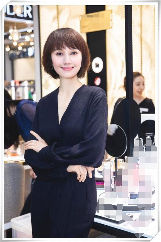 当40岁袁泉撞上42岁马伊琍,终于见识了女性气质的最高级别!