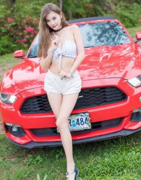 街拍:图1微胖可爱，图4浑然天成的美感，看到图5小编走不动路了