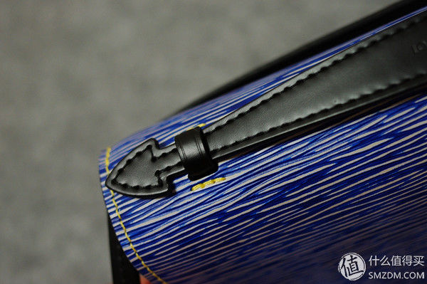 坡县入手，据说是断货配色的LV Clry手袋