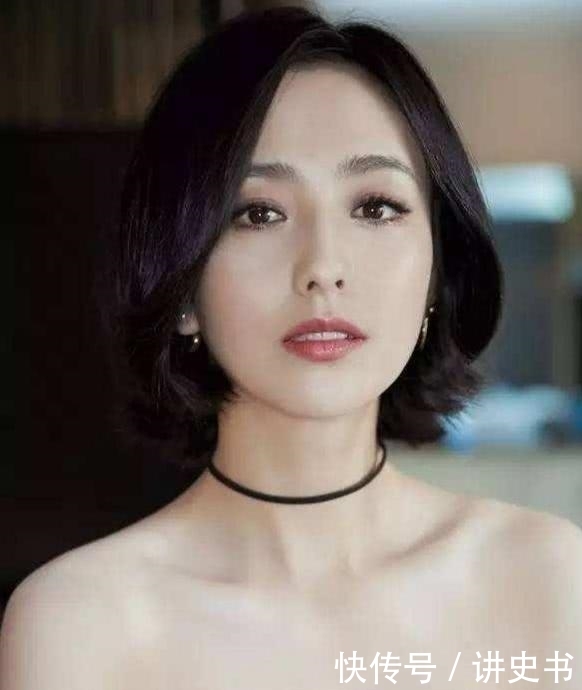 气质■奔四的女人别再留黑长直了,今年流行这4款卷发,显年轻又气质