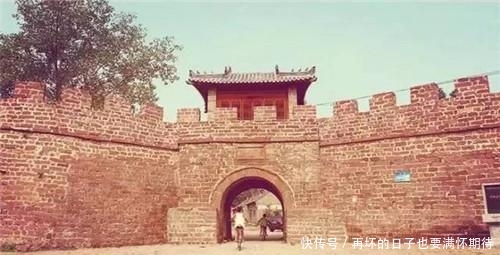  「村子」中国一村子，土匪不敢抢，日军连攻三天，只好绕道而行