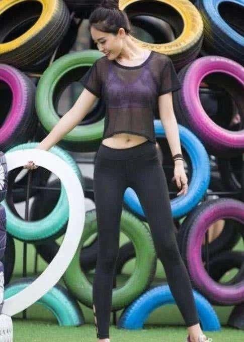 街拍：三里屯的姑娘身材果然都好到爆，不过图6才是真款的收割机