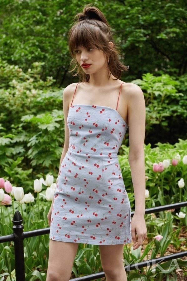 被食物迷惑的迪丽热巴告诉你，被食物迷惑也能美美哒~