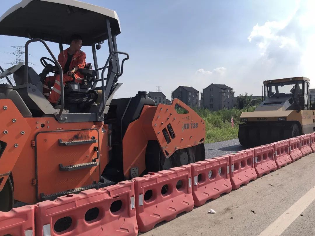 130℃高温下 ，有群嘉善人仍在坚守~