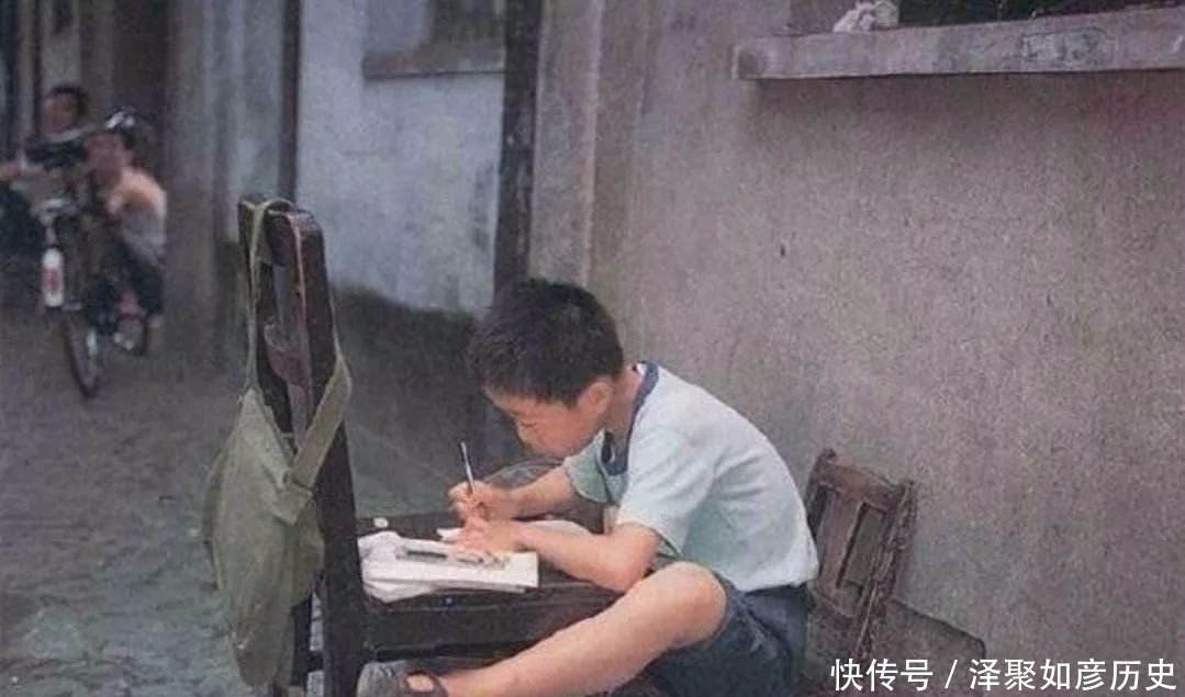  回忆@【童年记忆】充满回忆的80年度老照片，记录逝去的那个年代